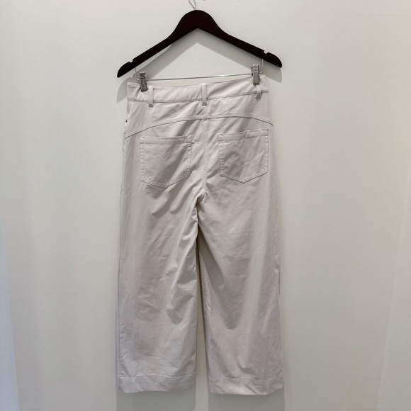 Lululemon City Sleek Wide-Leg High Rise 7/8 Length Pant in White Opal
Size 29 - Picture 8 of 10
